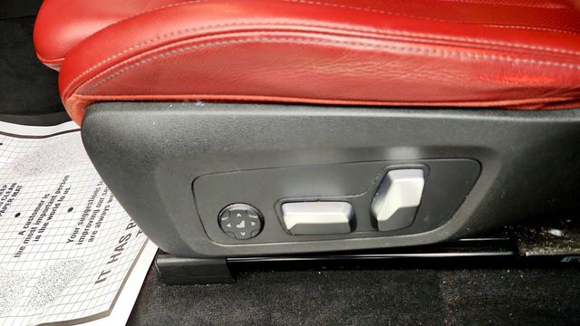 2022 BMW X4 xDrive30i SAC w/ Premium Pkg & Parking Assistance Pkg - 23035179 - 11