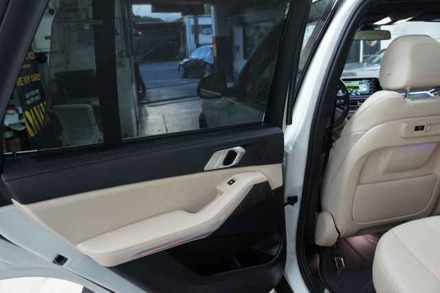 2022 BMW X5 1-Owner, Executive Pack, 21" Wheels - 22921577 - 41