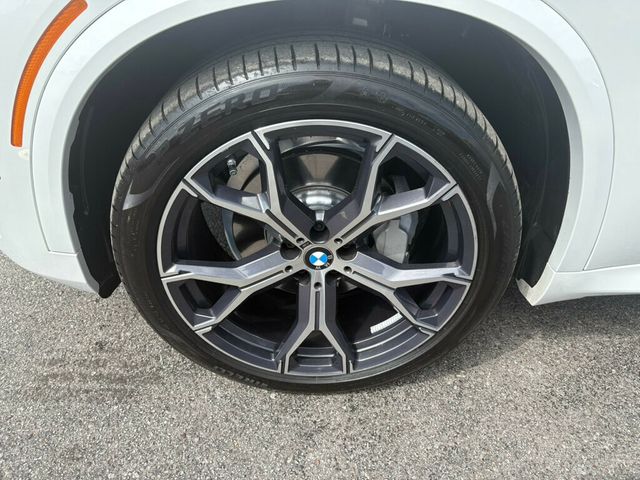 2022 BMW X5 MSRP$73120/PremiumPkg/ParkingAssistancePkg/LiveCockpitPro/NAV - 22924720 - 10