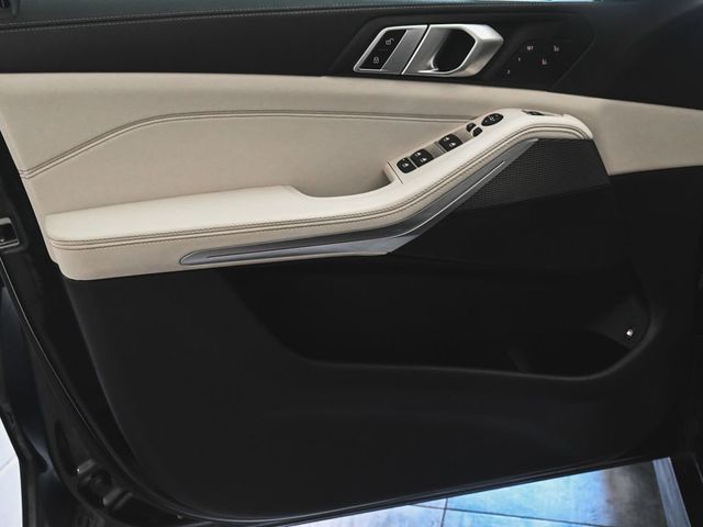 2022 BMW X5 xDrive45e - 22989906 - 7