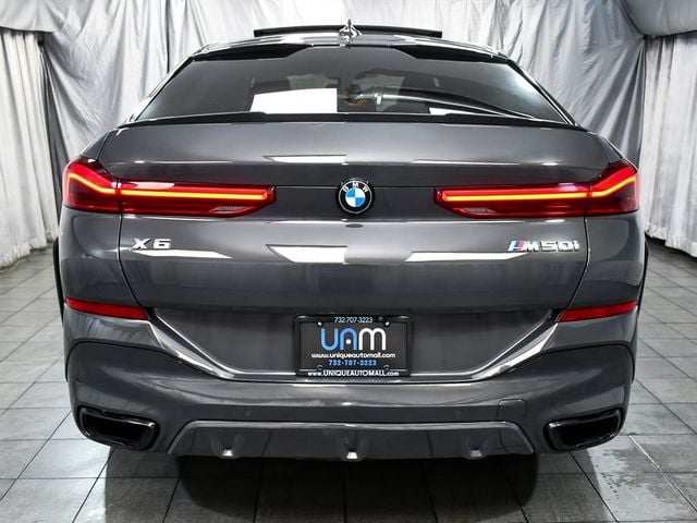 2022 BMW X6 M50i's photo