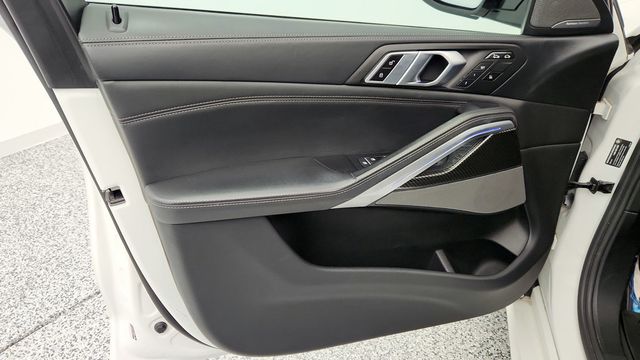 2022 BMW X6 M50i w/ Executive Package, Ext. Merino Leather and 22'' Wheels - 22956535 - 10