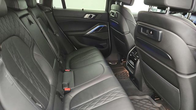 2022 BMW X6 M50i w/ Executive Package, Ext. Merino Leather and 22'' Wheels - 22956535 - 23