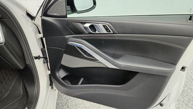 2022 BMW X6 M50i w/ Executive Package, Ext. Merino Leather and 22'' Wheels - 22956535 - 26