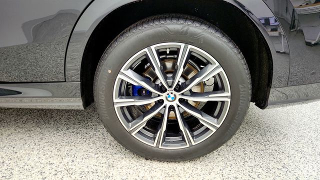 2022 BMW X6 xDrive40i w/ Executive, M Sport & Parking Assistance Packages - 22994756 - 8