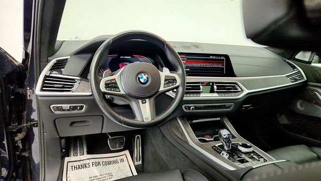 2022 BMW X7 M50i SAV w/ B&W Diamond SS + Executive & Luxury Seating Packages - 22963370 - 11
