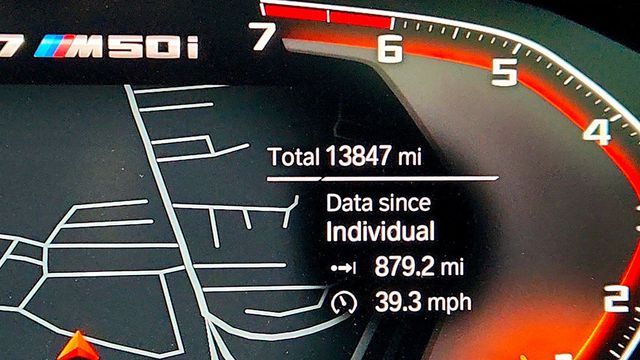 2022 BMW X7 M50i SAV w/ B&W Diamond SS + Executive & Luxury Seating Packages - 22963370 - 13