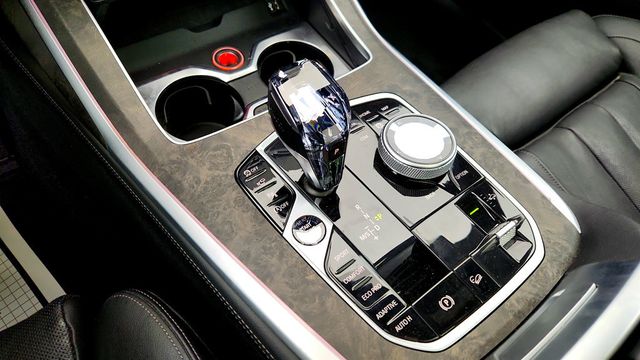 2022 BMW X7 M50i SAV w/ B&W Diamond SS + Executive & Luxury Seating Packages - 22963370 - 14