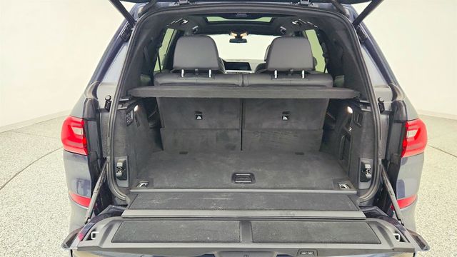 2022 BMW X7 M50i SAV w/ B&W Diamond SS + Executive & Luxury Seating Packages - 22963370 - 20