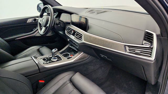 2022 BMW X7 M50i SAV w/ B&W Diamond SS + Executive & Luxury Seating Packages - 22963370 - 23