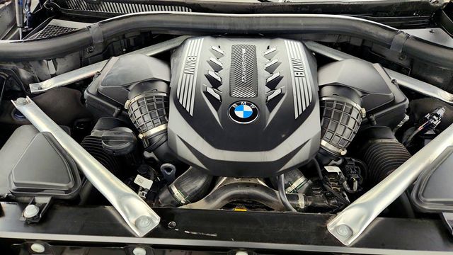 2022 BMW X7 M50i SAV w/ B&W Diamond SS + Executive & Luxury Seating Packages - 22963370 - 24