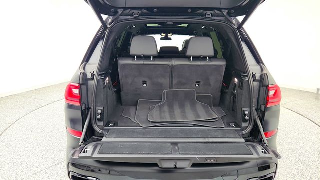 2022 BMW X7 M50i SAV w/ Driver Assist Pro, Executive & Luxury Seating Pkgs - 23006224 - 23