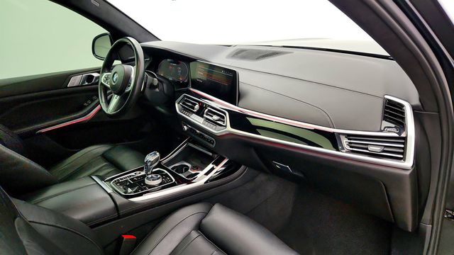 2022 BMW X7 M50i SAV w/ Driver Assist Pro, Executive & Luxury Seating Pkgs - 23006224 - 26