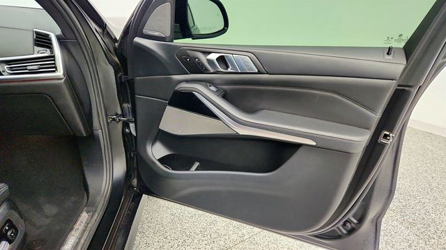 2022 BMW X7 M50i SAV w/ Driver Assist Pro, Executive & Luxury Seating Pkgs - 23006224 - 27