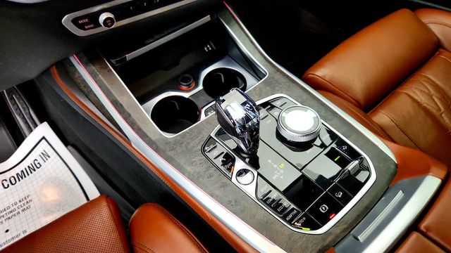 2022 BMW X7 M50i SAV w/ Driving Assistance Pro Pkg & Executive Pkg - 23079089 - 16