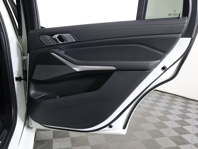 2022 BMW X7 M50i Sports Activity Vehicle - 22883113 - 32
