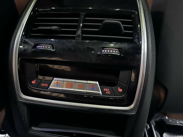 2022 BMW X7 MSportPkg/ExecutivePkg/ColdWeatherPkg/ParkAssistPkg - 23069634 - 23