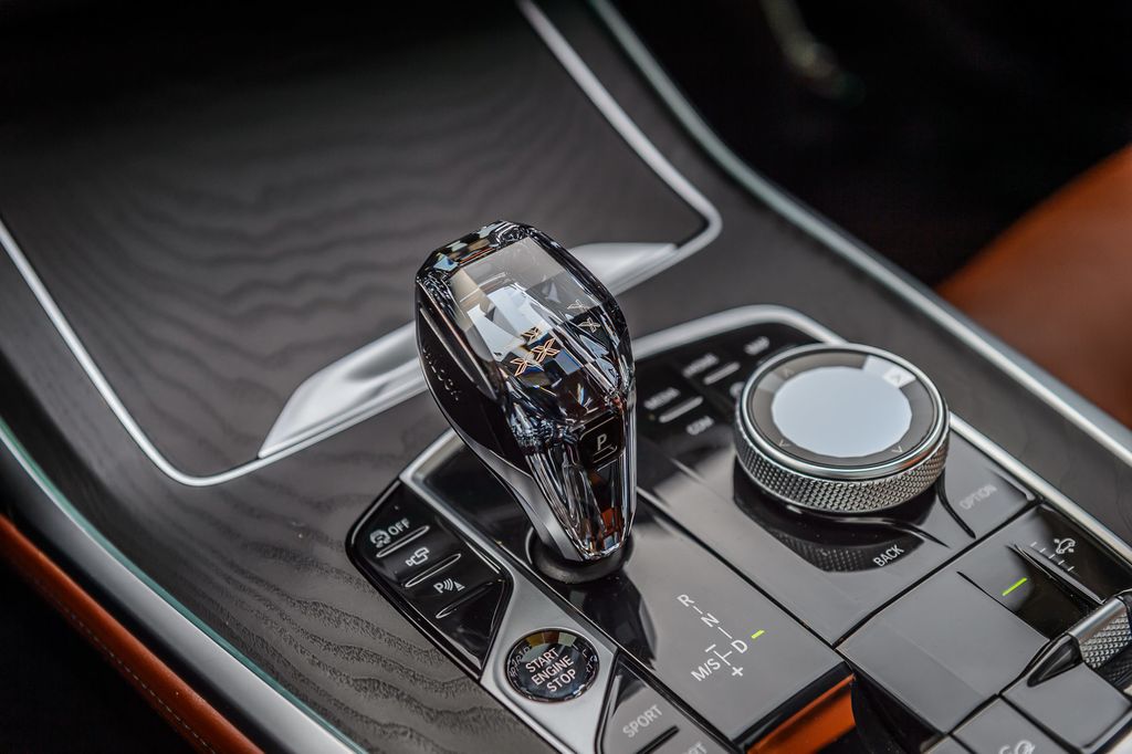 2022 BMW X7 X7 40i xDRIVE - M SPORT - NAV - PANO ROOF - THIRD ROW - GORGEOUS - 22947086 - 32