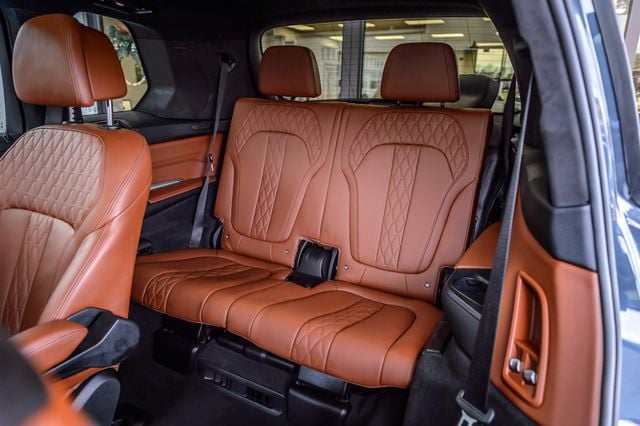 2022 BMW X7 X7 40i xDRIVE - M SPORT - NAV - PANO ROOF - THIRD ROW - GORGEOUS - 22947086 - 45