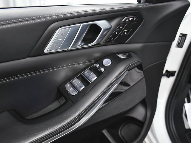 2022 BMW X7 xDrive40i - 23024925 - 9
