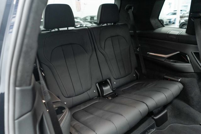 2022 BMW X7 xDrive40i Sports Activity Vehicle - 22929740 - 13