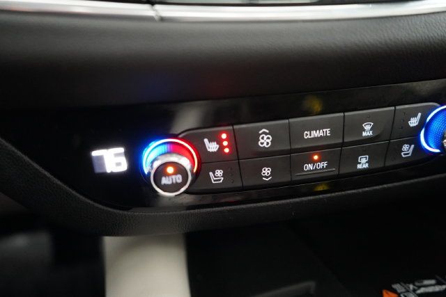 2022 Buick Enclave Avenir - 23085793 - 28