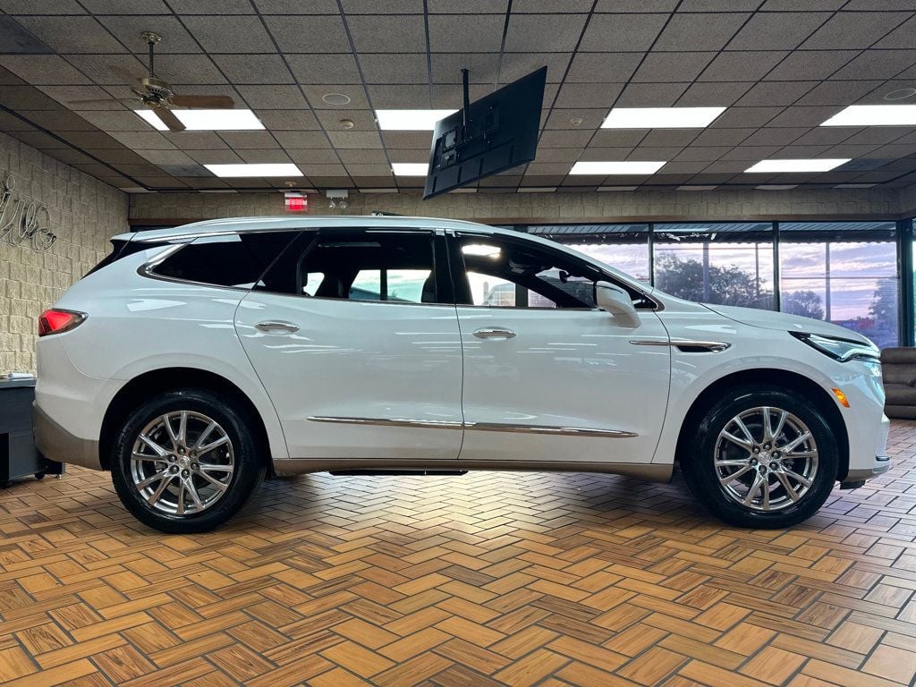 2022 Buick Enclave Essence photo 14