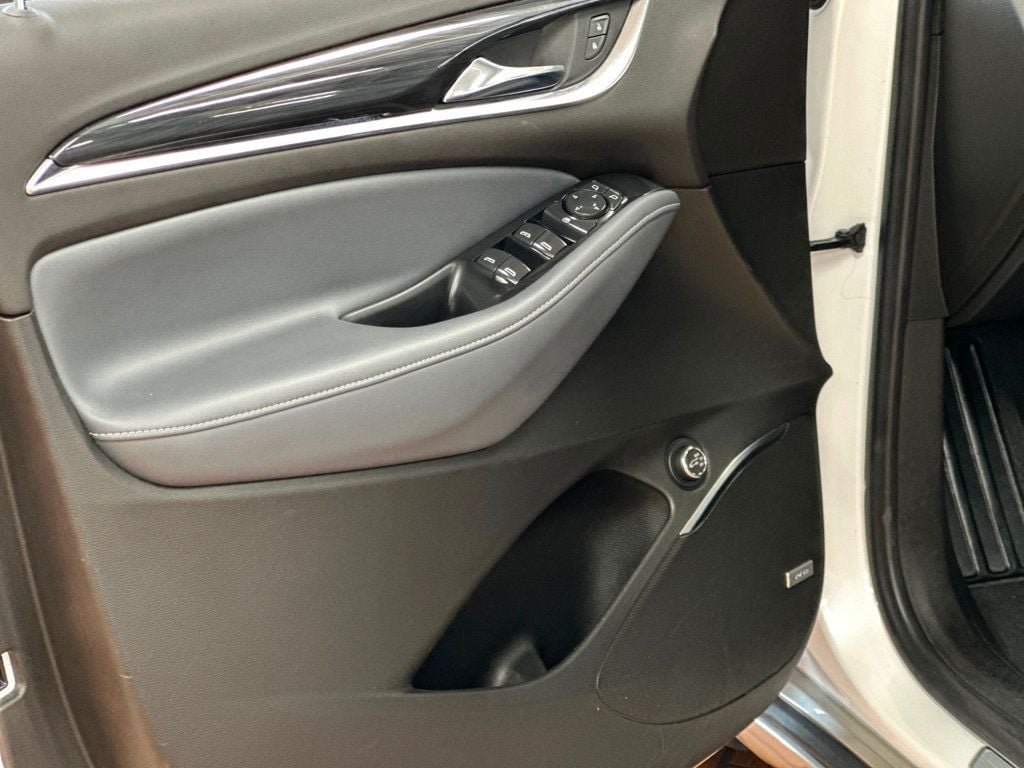 2022 Buick Enclave Essence photo 25