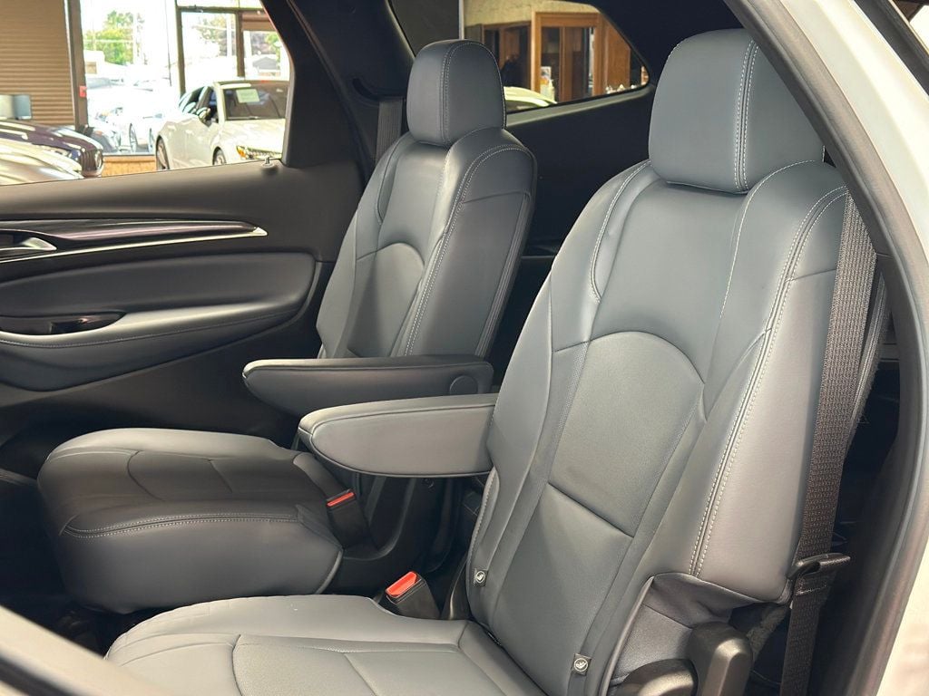 2022 Buick Enclave Essence photo 35