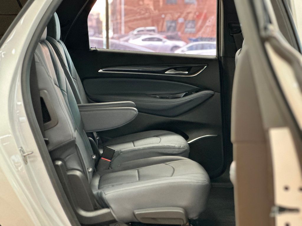 2022 Buick Enclave Essence photo 40
