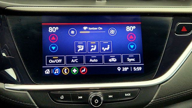 2022 Buick Encore GX 4dr Essence with Hands-Free Power Liftgate - 22972630 - 18