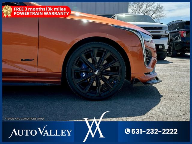 2022 Cadillac CT4 V-Series Sedan 4D - 23006010 - 8