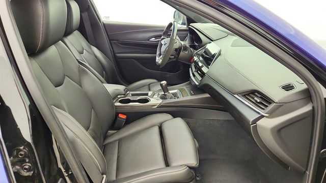 2022 Cadillac CT4-V 4dr Sedan Blackwing w/ Carbon Fiber 1 & 2 + Technology Packages - 23004866 - 23