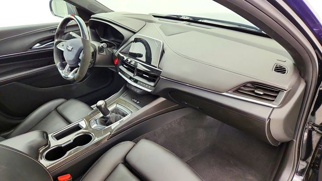 2022 Cadillac CT4-V 4dr Sedan Blackwing w/ Carbon Fiber 1 & 2 + Technology Packages - 23004866 - 24