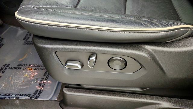 2022 Cadillac Escalade 4WD 4dr Premium Luxury - 23090409 - 11