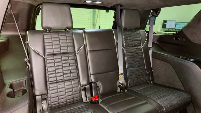 2022 Cadillac Escalade 4WD 4dr Premium Luxury Platinum w/Power-Retractable Assist Steps - 23027437 - 25