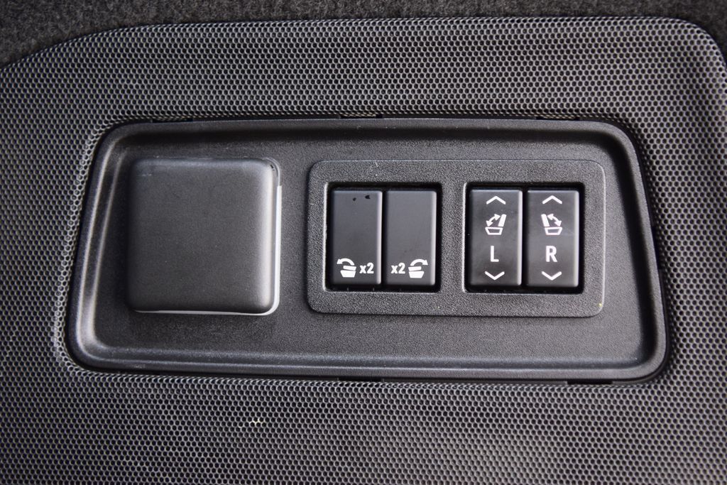 2022 Cadillac Escalade 4WD 4dr Sport - 22999056 - 23