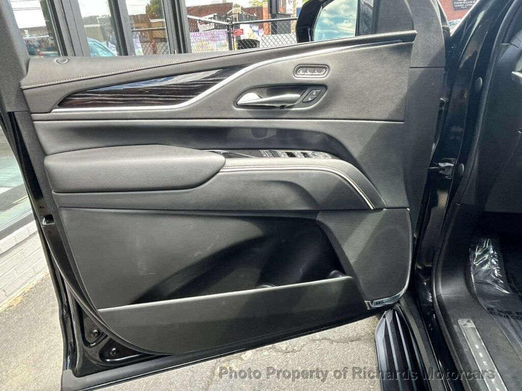 2022 Cadillac Escalade Sport photo 12
