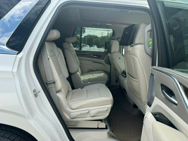 2022 Cadillac Escalade MSRP$111915/LuxuryPlatinum/4WD/NightVision/SuperCruise/PanoRoof - 22575694 - 16