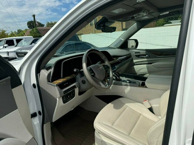 2022 Cadillac Escalade MSRP$111915/LuxuryPlatinum/4WD/NightVision/SuperCruise/PanoRoof - 22575694 - 7