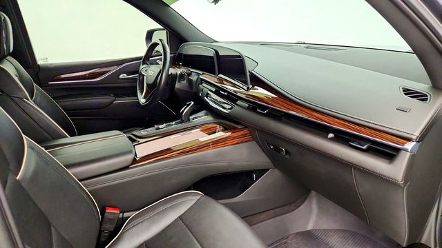 2022 Cadillac Escalade Premium Luxury RWD w/ 6.2L V8 & Panoramic Sunroof - 23090341 - 26