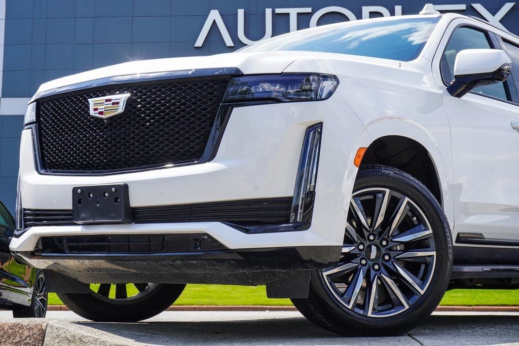 2022 Cadillac Escalade ESV Sport photo 2