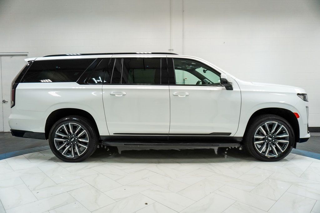 2022 Cadillac Escalade ESV Sport photo 8