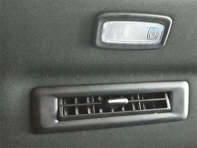 2022 Cadillac Escalade ESV 4WD 4dr Sport - 22949652 - 17