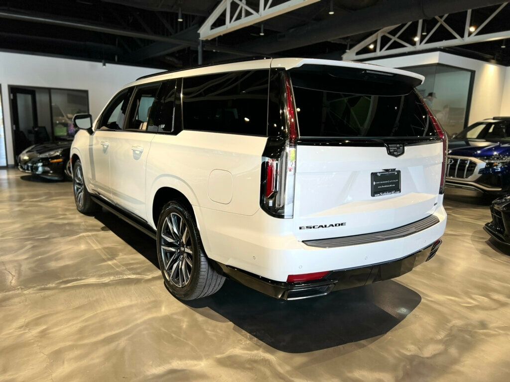 2022 Cadillac Escalade ESV Sport photo 3
