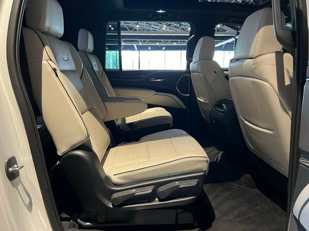 2022 Cadillac Escalade ESV Sport photo 31