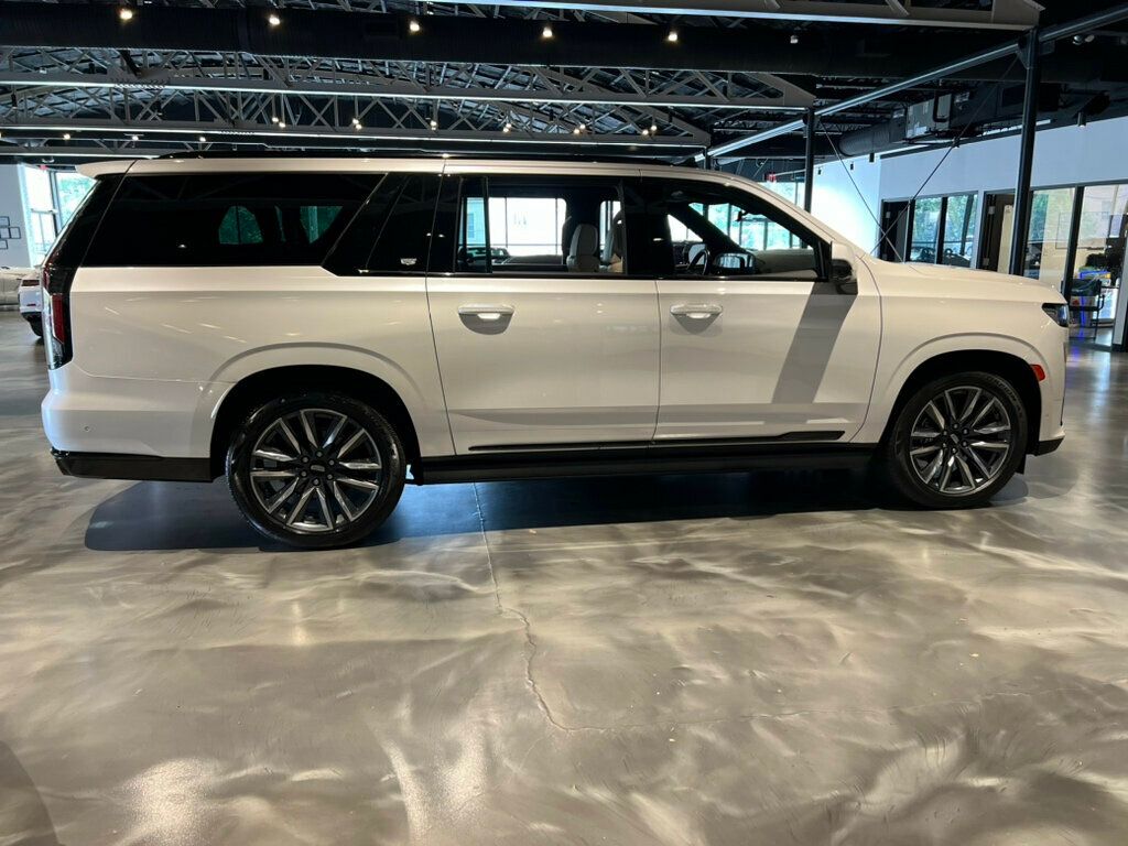 2022 Cadillac Escalade ESV Sport photo 6