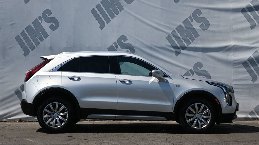 2022 Cadillac XT4 Premium Luxury photo 4