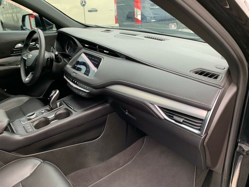 2022 Cadillac XT4 Premium Luxury photo 24