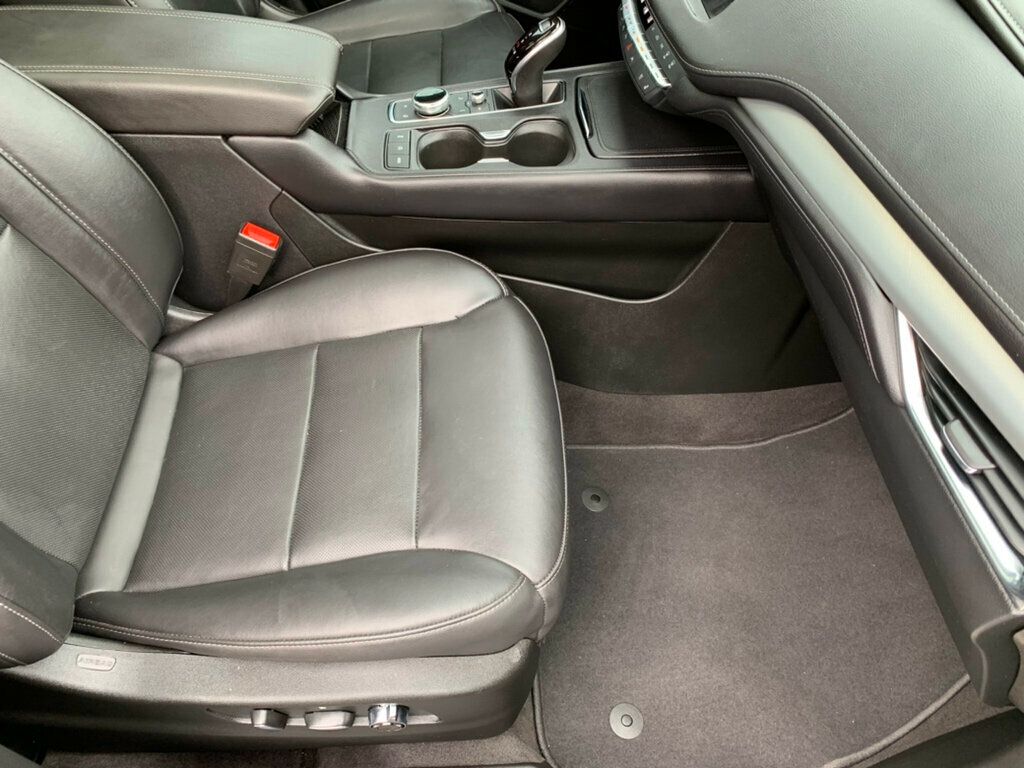 2022 Cadillac XT4 Premium Luxury photo 26